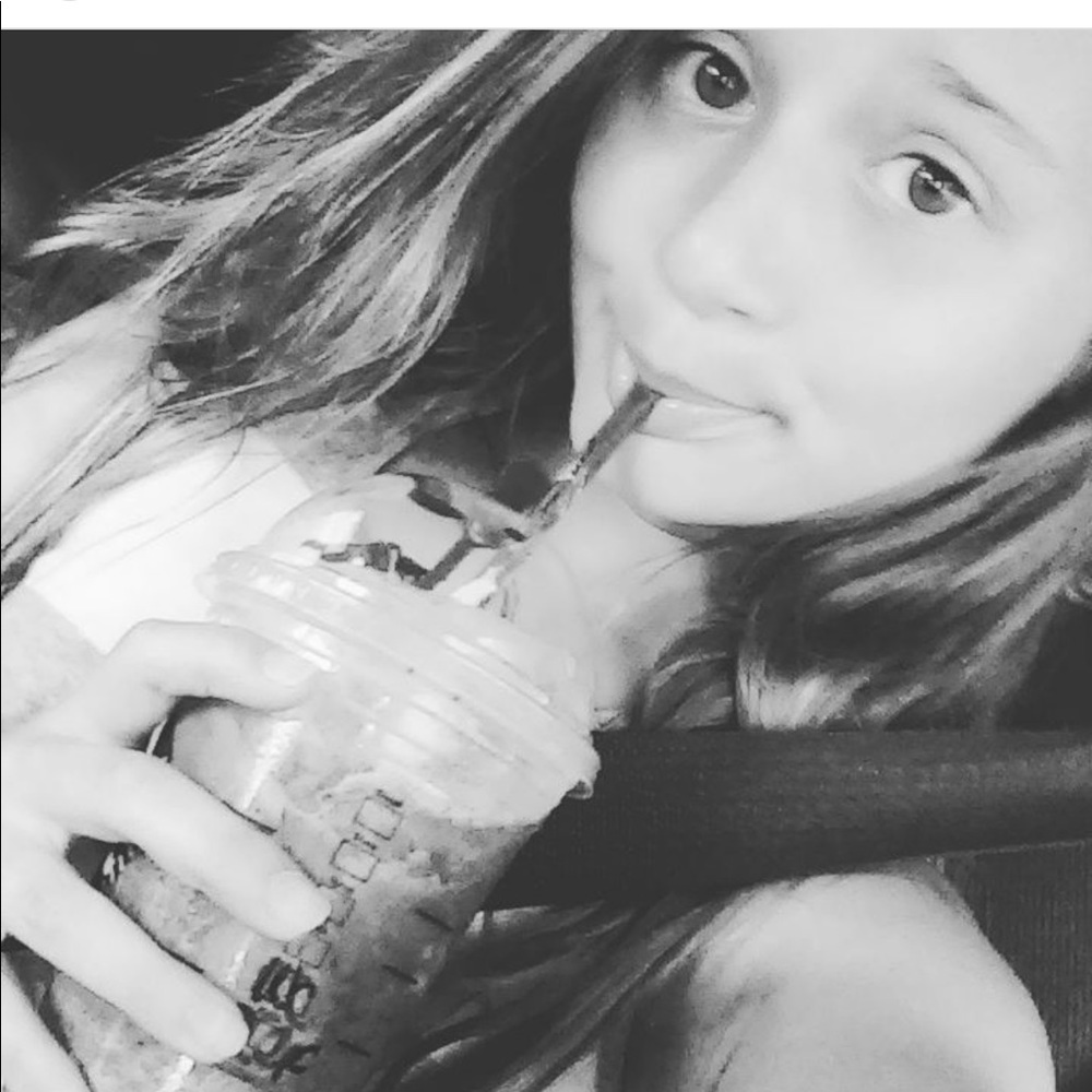 Meet your Posher, Makayla